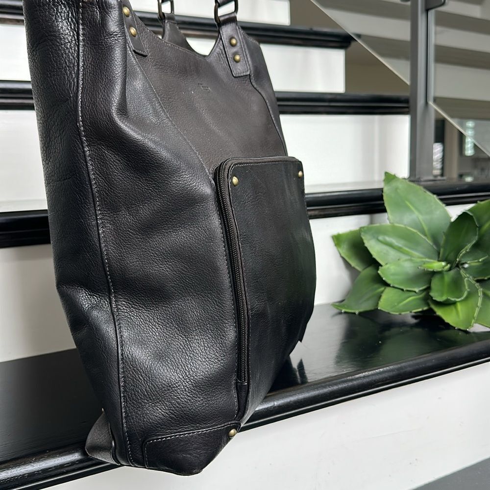 Solo Black Leather Tote Bag with Front Pocket - Picture 5 of 14